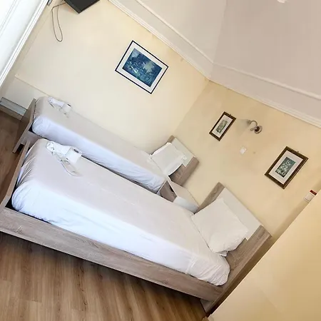 Central Guest House Vendégház Figueira da Foz