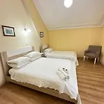 Central Guest House ゲストハウス フィゲイラ・ダ・フォズ