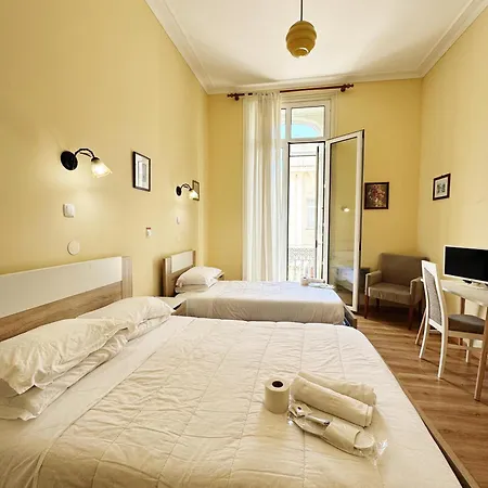 Central Guest House ゲストハウス 3*
